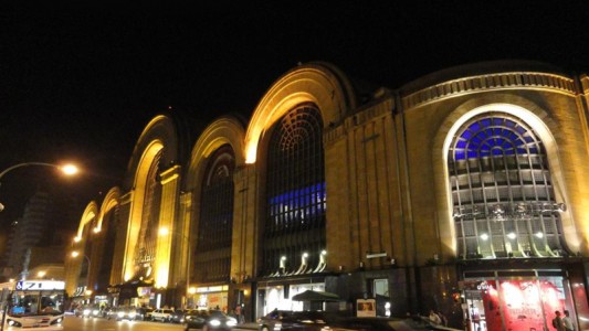 Shopping porteño debe indemnizar a clienta asaltada en su estacionamiento
