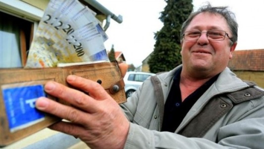 Un croata recibió su billetera perdida hace 14 años, con el dinero más los intereses
