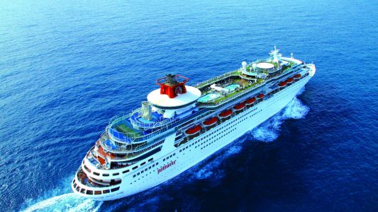 Buscan a un pasajero que se cayó por la borda de un crucero en el Caribe