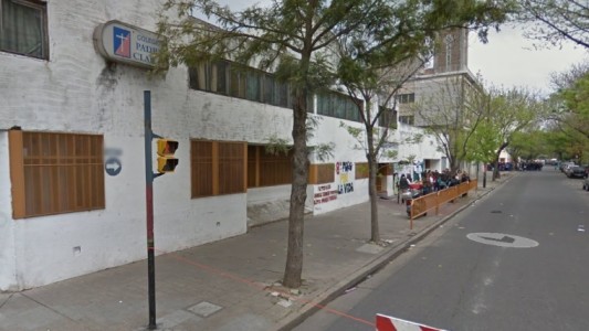 Más de 40 obreros corrieron a dos ladrones por la calle