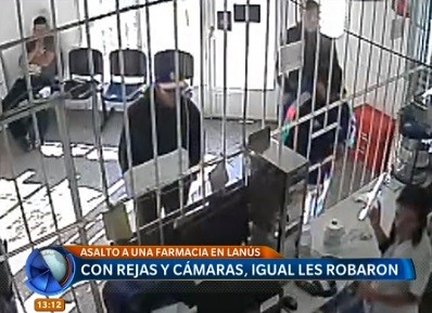 Con rejas y cámaras, les robaron igual