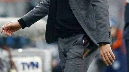 A Guardiola se le reventó el pantalón en medio del partido