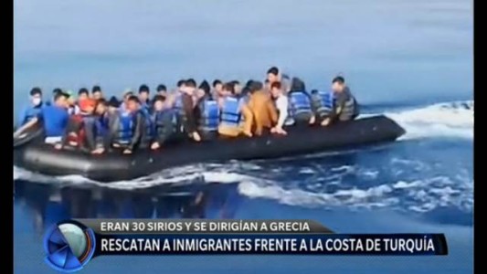 La sonrisa de un nene sirio al llegar a Europa muestra el drama de los inmigrantes