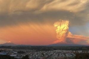 Entró en erupción el volcán chileno Calbuco y declaran la alerta roja en la zona