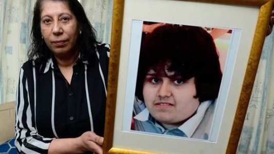 Murió joven de 18 años por adicción a la comida chatarra y los videojuegos