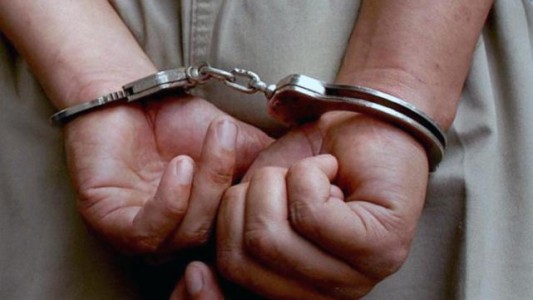 Se escapó el ladrón que fue detenido al disfrazarse de sepulturero