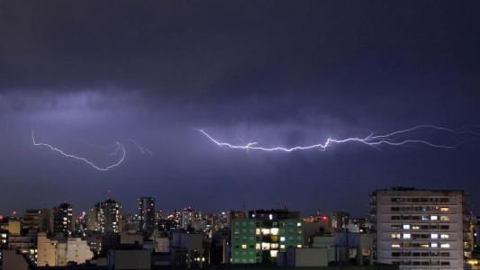 Alerta por fuertes tormentas en la Ciudad de Buenos Aires y seis provincias