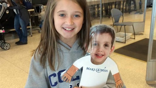 Un nene con una enfermedad genética se ganó un viaje a Disney y se lo regaló a su mejor amiga
