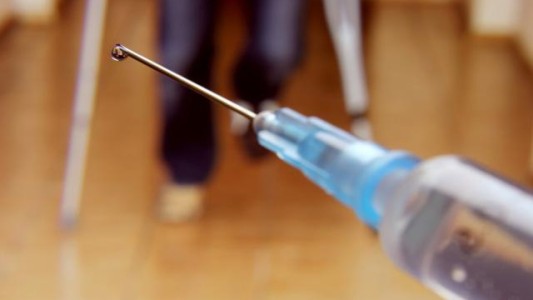 Transexual murió tras inyectarse silicona en los senos