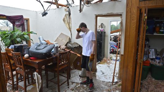 Más de 70 tornados dejan muerte y destrucción en Estados Unidos