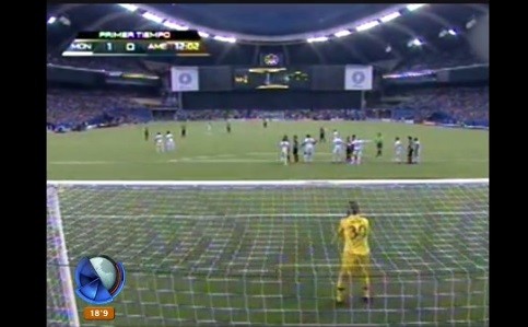 Un día de miércoles para Darío Benedetto