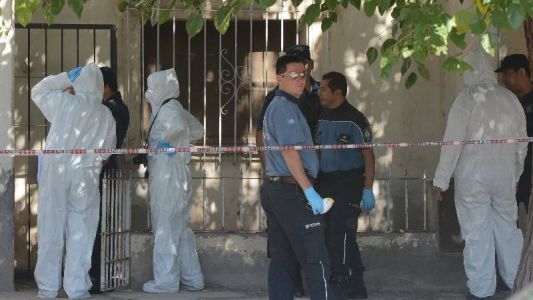 Una mujer fue asesinada por su expareja, quien tenía orden de restricción