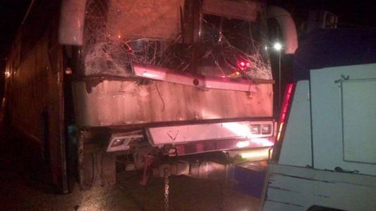 La cantante Soledad Pastorutti y su hermana sufrieron heridas leves al chocar en Santa Fe