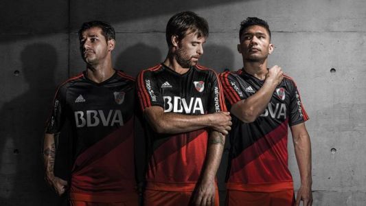 River presentó su nueva camiseta alternativa