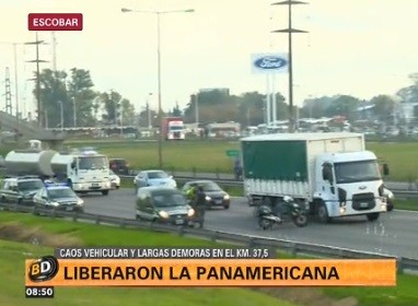 Corte en Panamericana por protesta de trabajadores despedidos