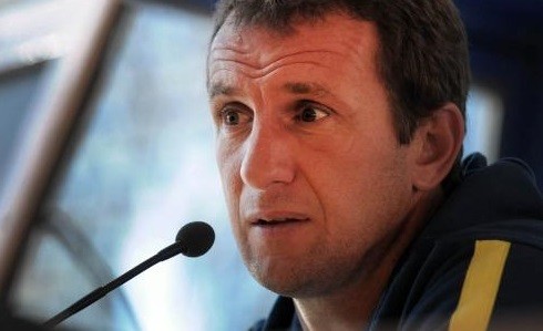 Arruabarrena: "Lo que me interesa es que Osvaldo rinda dentro de la cancha"