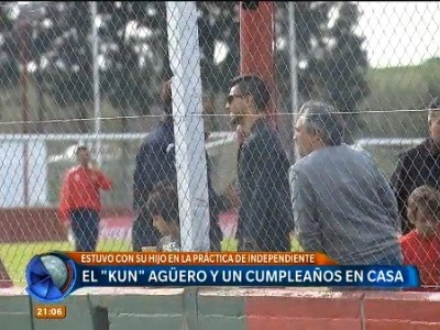 El Kun Agüero, y un cumpleaños "en casa"