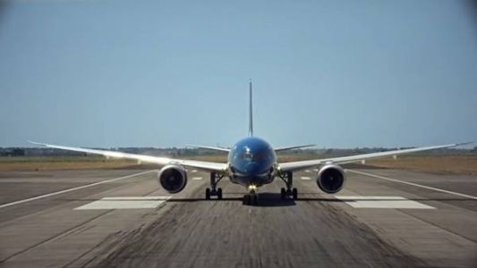 Espectacular despegue en vertical del nuevo Boeing 787-9