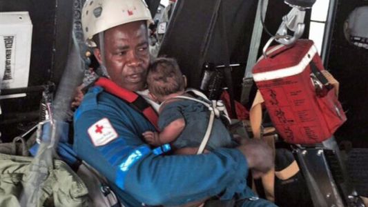 Colombia: una mujer y su bebe sobrevivieron cinco días en la selva tras un accidente aéreo