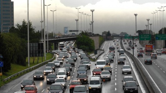 Desviarán el tránsito el fin de semana en la Av. General Paz por obras de ampliación