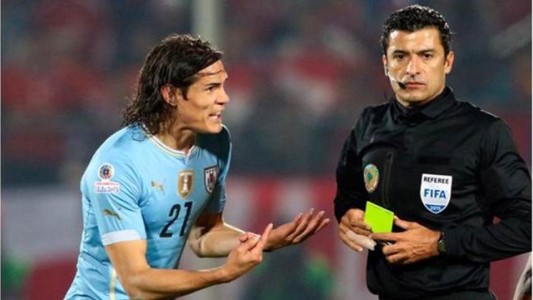 Conmebol le cambió el árbitro a la Argentina: la dirigirá Ricci, el del dedazo a Cavani