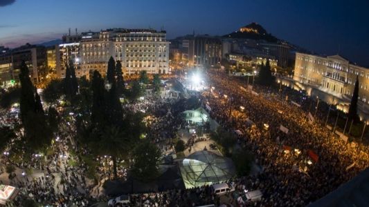 Miles de griegos se manifestaron en favor del "no" en el referéndum