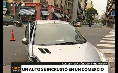 Un auto se incrustó en un comercio