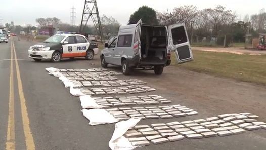 Operativo "Chivito Verde": Cae con casi 240 kilos de marihuana en un control vehicular
