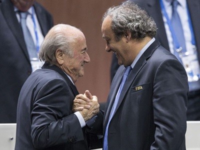Michel Platini anunció que se presentará para la presidencia de FIFA