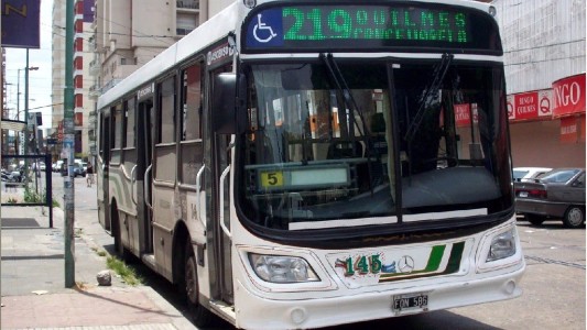Asaltan colectivo en Quilmes luego de desviarlo de su recorrido