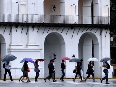 Lluvias por la tarde y máxima de 18 grados
