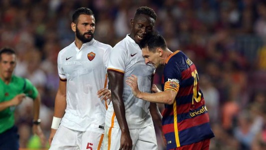 Messi volvió con lujos, gol y cabezazo a un rival