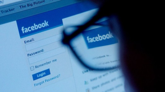 Detuvieron a un hombre por abusar de una nena a la que conoció por Facebook