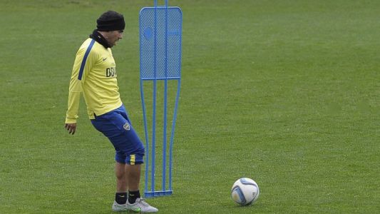 Un dolor lumbar le impidió a Tevez entrenar con el resto del plantel