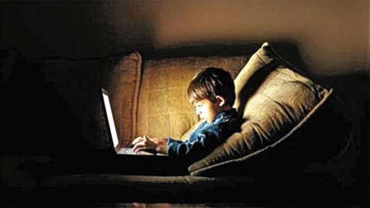 Detienen a presunto pedófilo mientras trataba de captar menores por redes sociales
