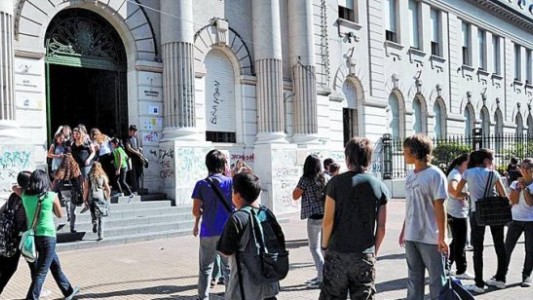 La Plata: alumnos de un colegio simularon un golpe de Estado contra Cristina Kirchner