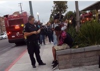 Video: la brutal detención de 9 policías a un joven negro por cruzar mal la calle