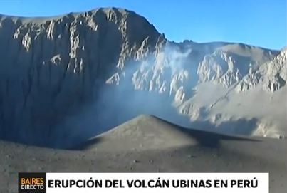 Un volcán lanzó columna de humo de 4.000 metros en Perú