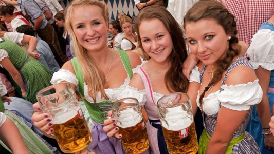 Dice la ciencia que las mujeres que toman cerveza tienen menos riesgo de sufrir un infarto