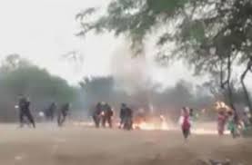 Quemaron vivos a dos policías durante una protesta en Salta