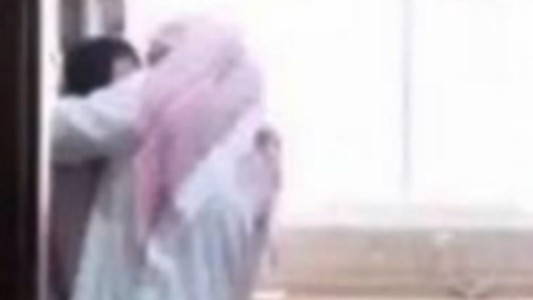 Condenan a una mujer saudí por difundir que su marido la engañaba