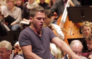 El joven tenor que causa sensación en Facebook