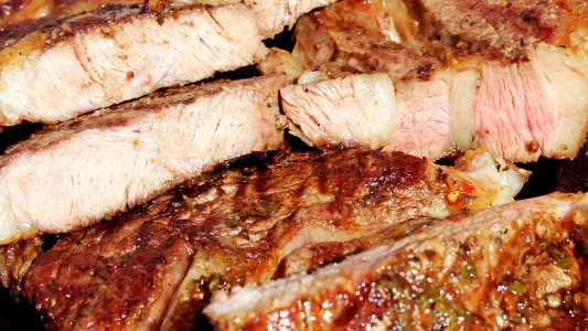 El consumo interno de carne alcanzó el récord de 110 kilos por habitante en el año 2014