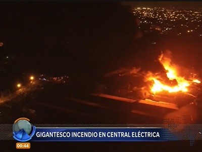 Gigantesco incendio en una central eléctrica paraguaya