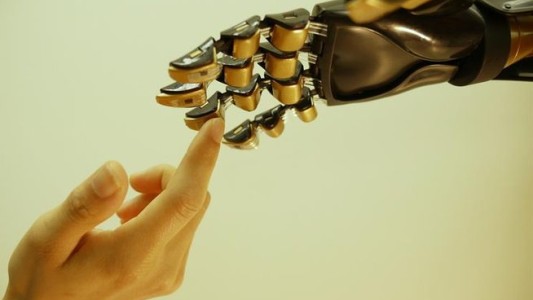 Crean piel artificial para recuperar el tacto