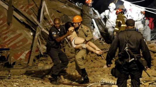 Se derrumbaron varios edificios por una explosión de gas en Río de Janeiro