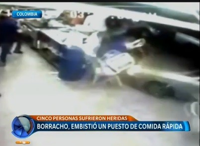 Video: borracho embistió un puesto de comidas rápidas