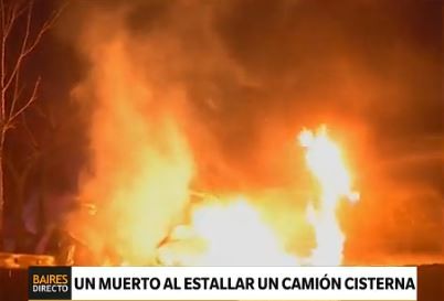 Un muerto y 19 heridos tras explotar un camión cisterna en México