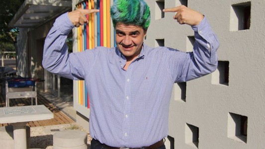 Promesa cumplida: Jorge Macri se tiñó el pelo de verde por el triunfo de Vidal