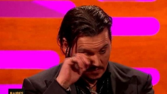 Johnny Depp lloró al recordar la enfermedad de su hija